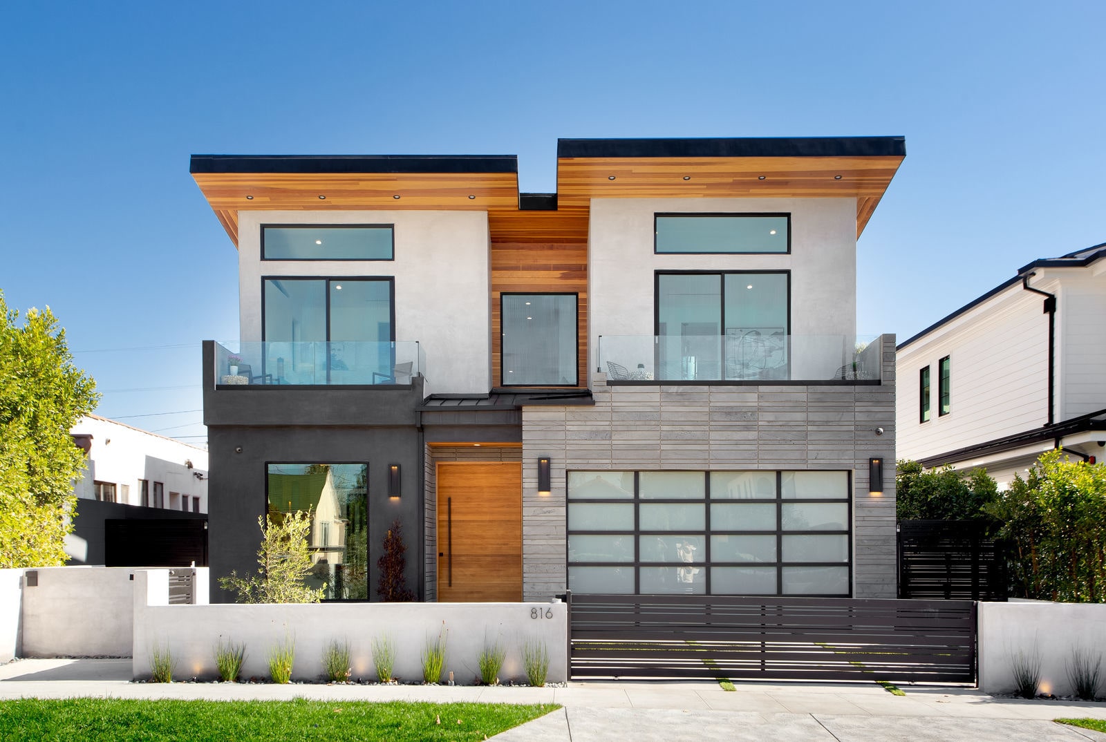 Norstone Platinum Planc Large Format Tile on the front facade of a modern California home